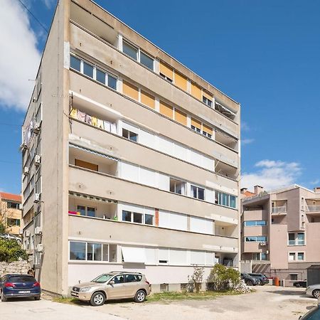 New & Modern Apartment Aa Сплит Екстериор снимка