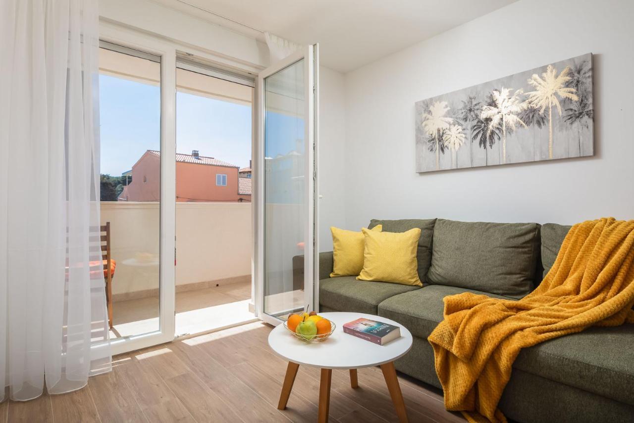 New & Modern Apartment Aa Сплит Екстериор снимка
