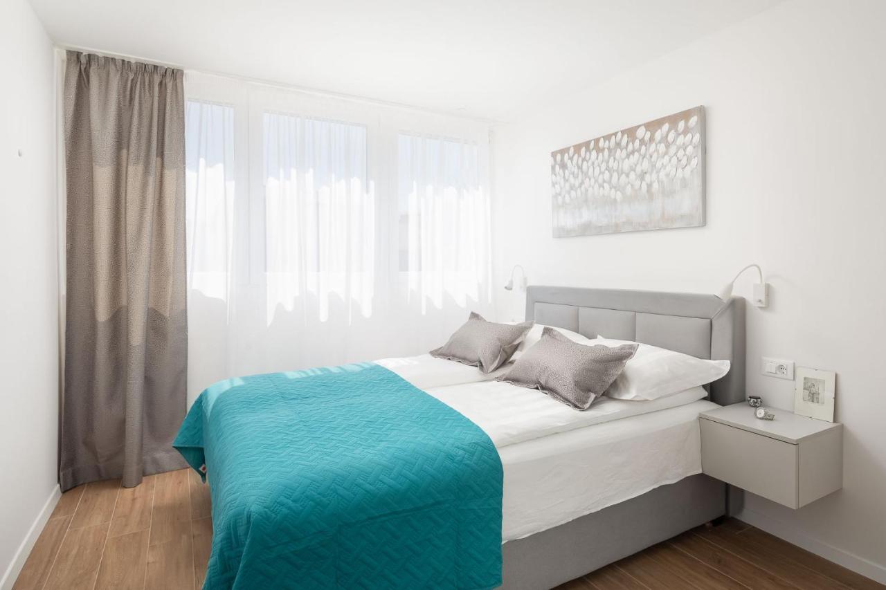 New & Modern Apartment Aa Сплит Екстериор снимка