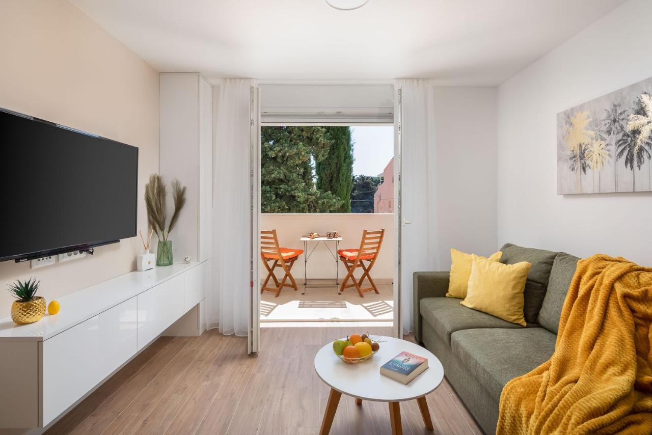 New & Modern Apartment Aa Сплит Екстериор снимка