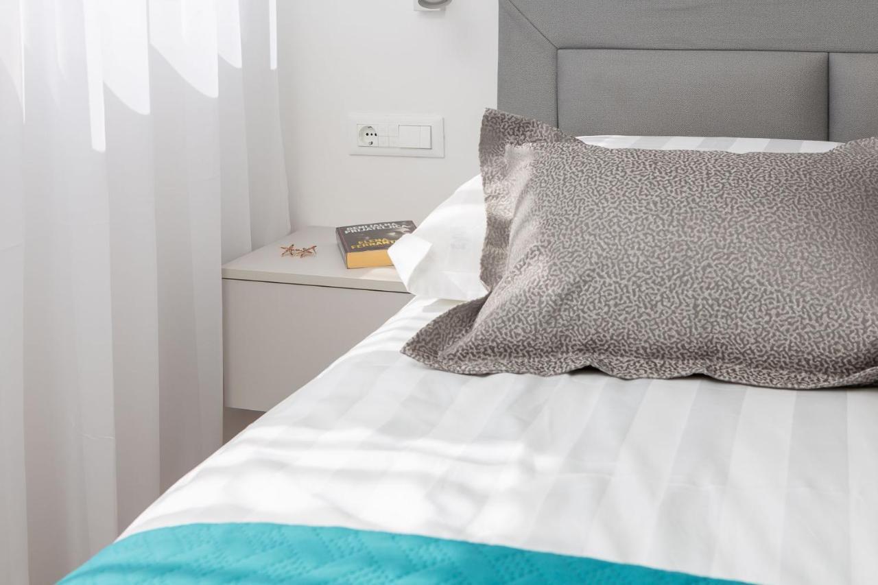New & Modern Apartment Aa Сплит Екстериор снимка